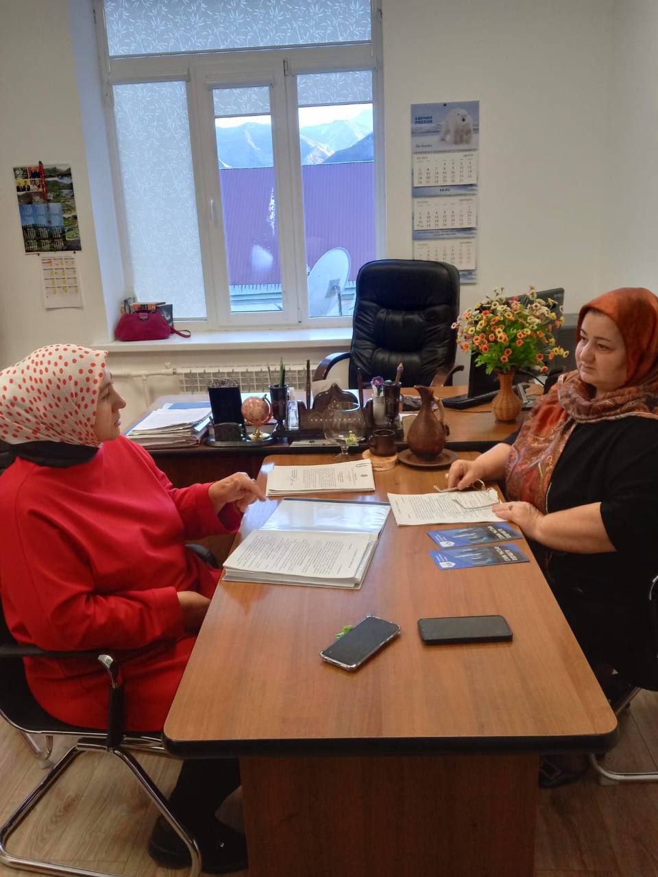 Руководитель отдела практической подготовки ГПК Заграт Нажмудинова   в рабочей командировке встретилась с главами ряда муниципальных образований РД и...